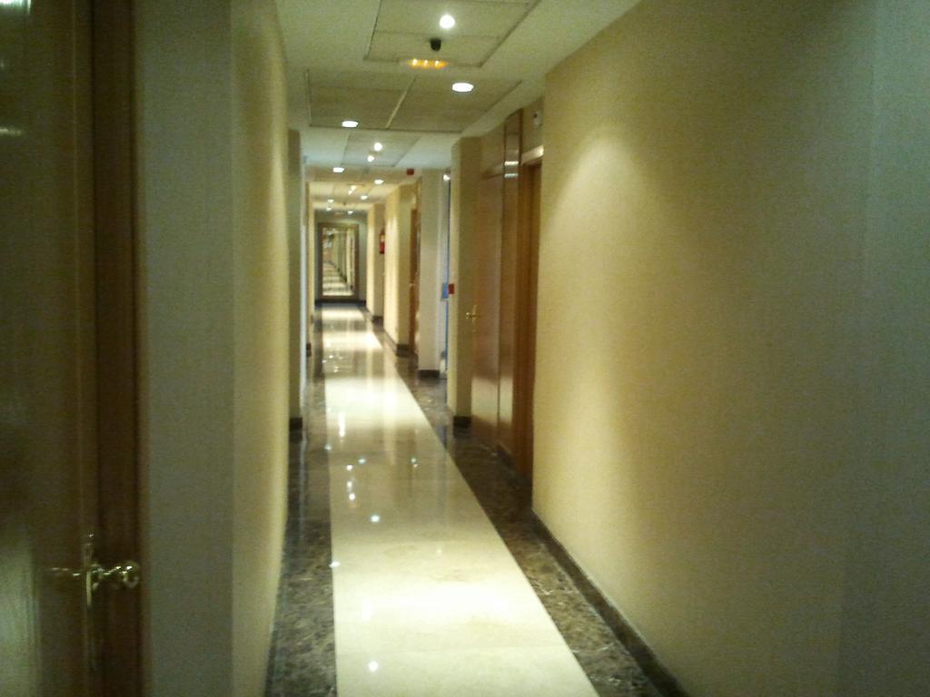 Hotel Ciudad De Fuenlabrada Esterno foto